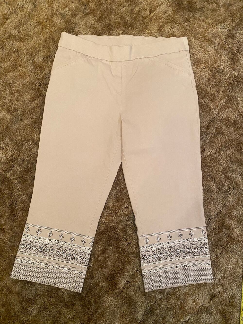 Briggs New York Cream Capri Pants Trousers with Patterned Hem Y2K Size 12
